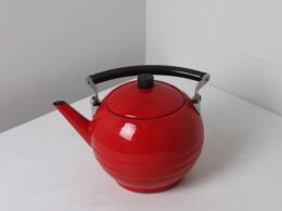 Théière bouilloire en métal émaillé rouge