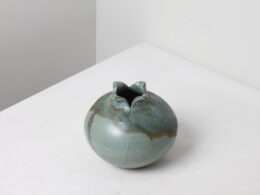 Vase boule en poterie