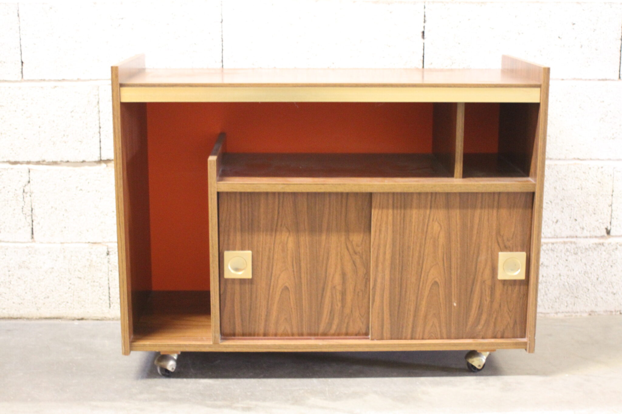 Meuble hifi vintage sur roulettes – Image 2
