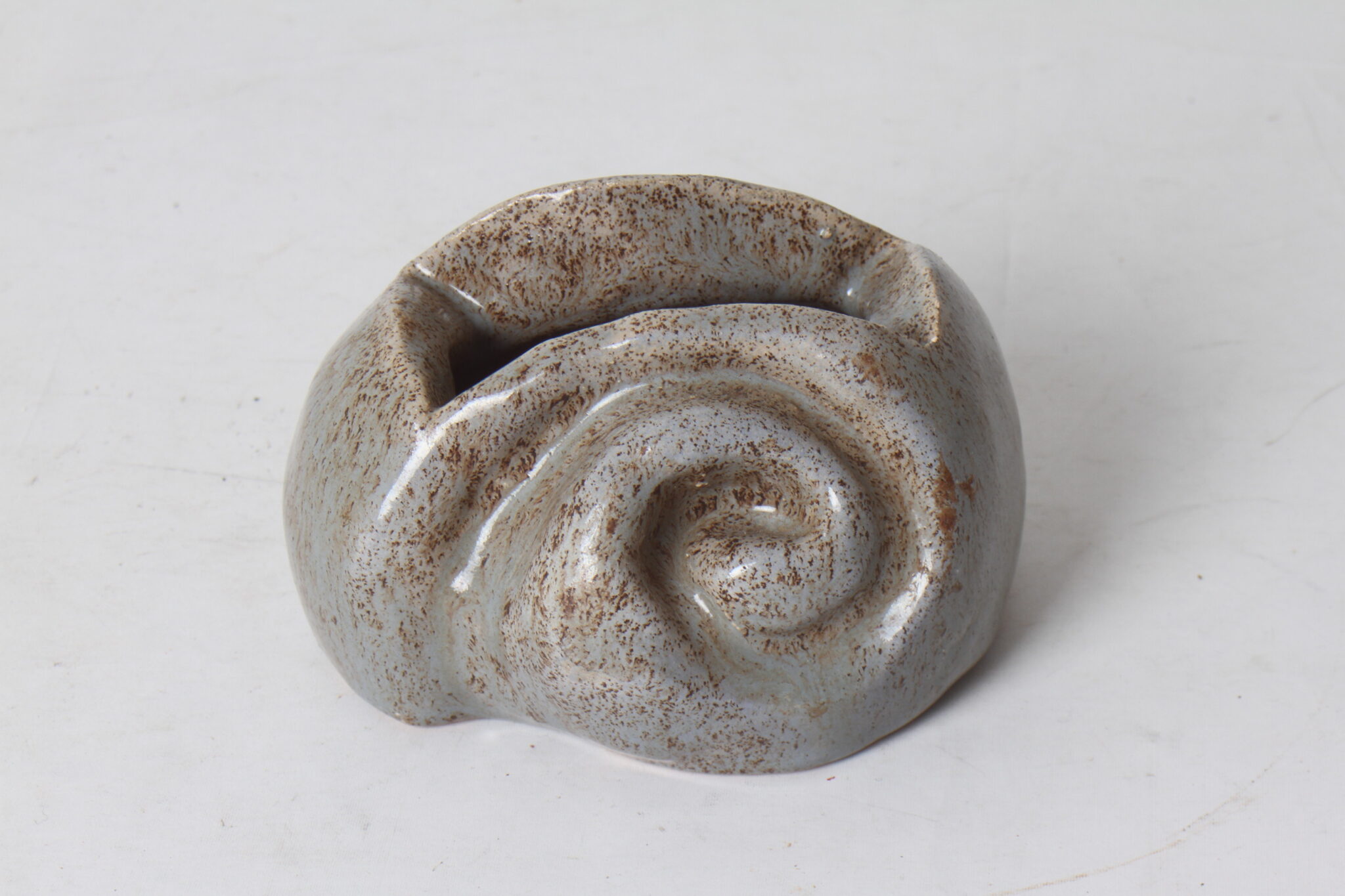 Poterie brutaliste vernissée – Image 2