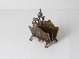 Ancien porte-lettres en bronze