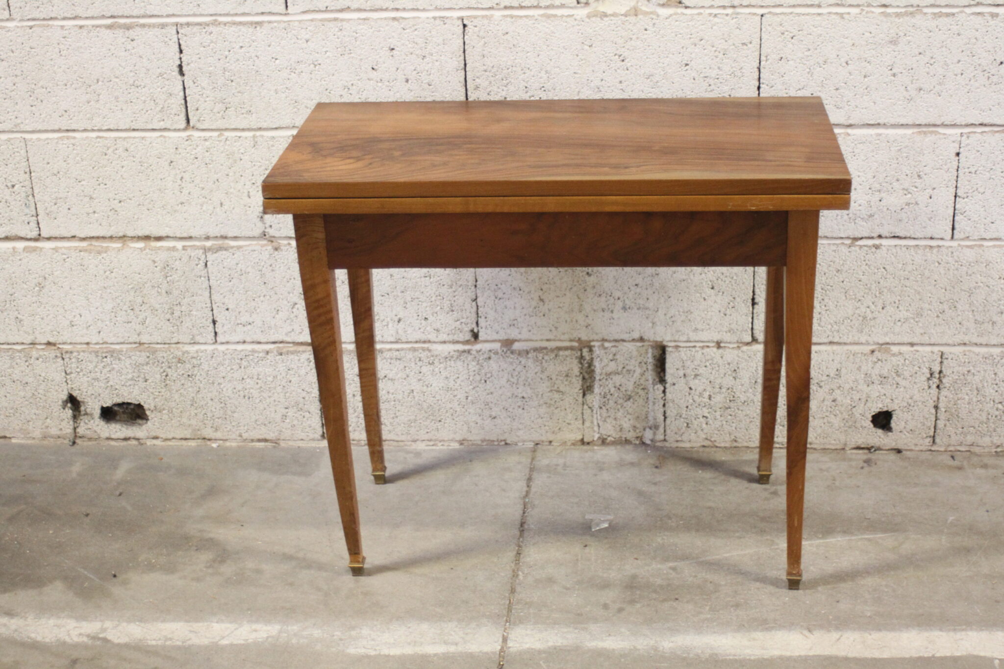Ancienne table à jeux en bois – Image 2