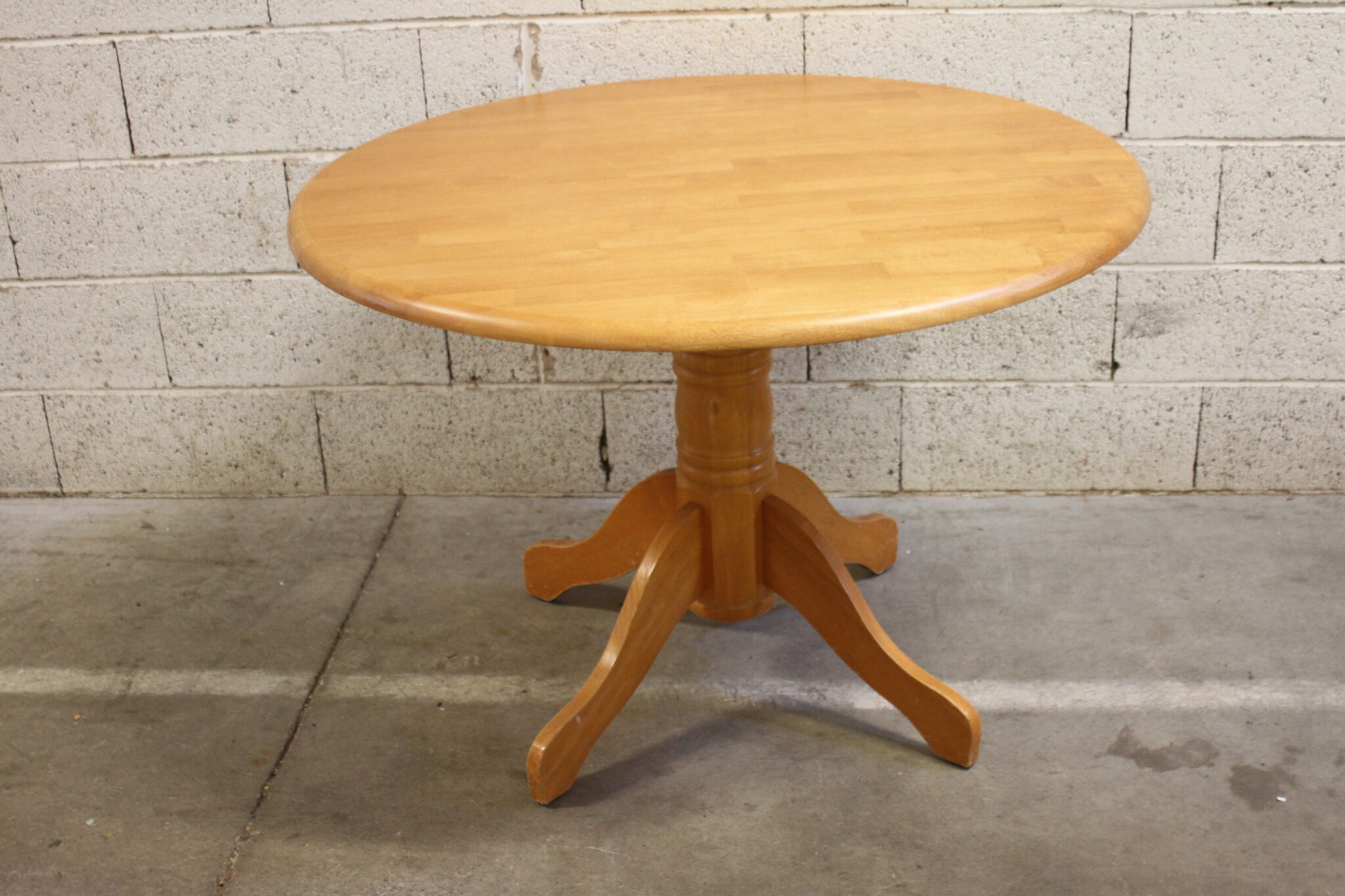 Table à manger en bois – Image 2