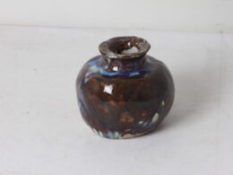 Vase boule brutaliste