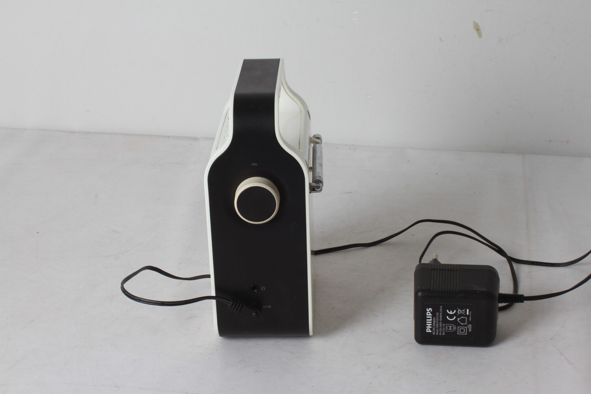Radio Philips - AE2600W – Image 2