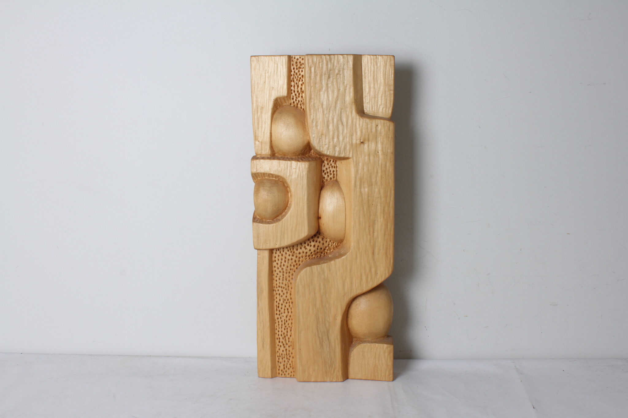 Sculpture abstraite en bois – Image 2