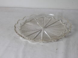 Plat rond en verre taillé