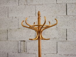 Porte-manteaux perroquet