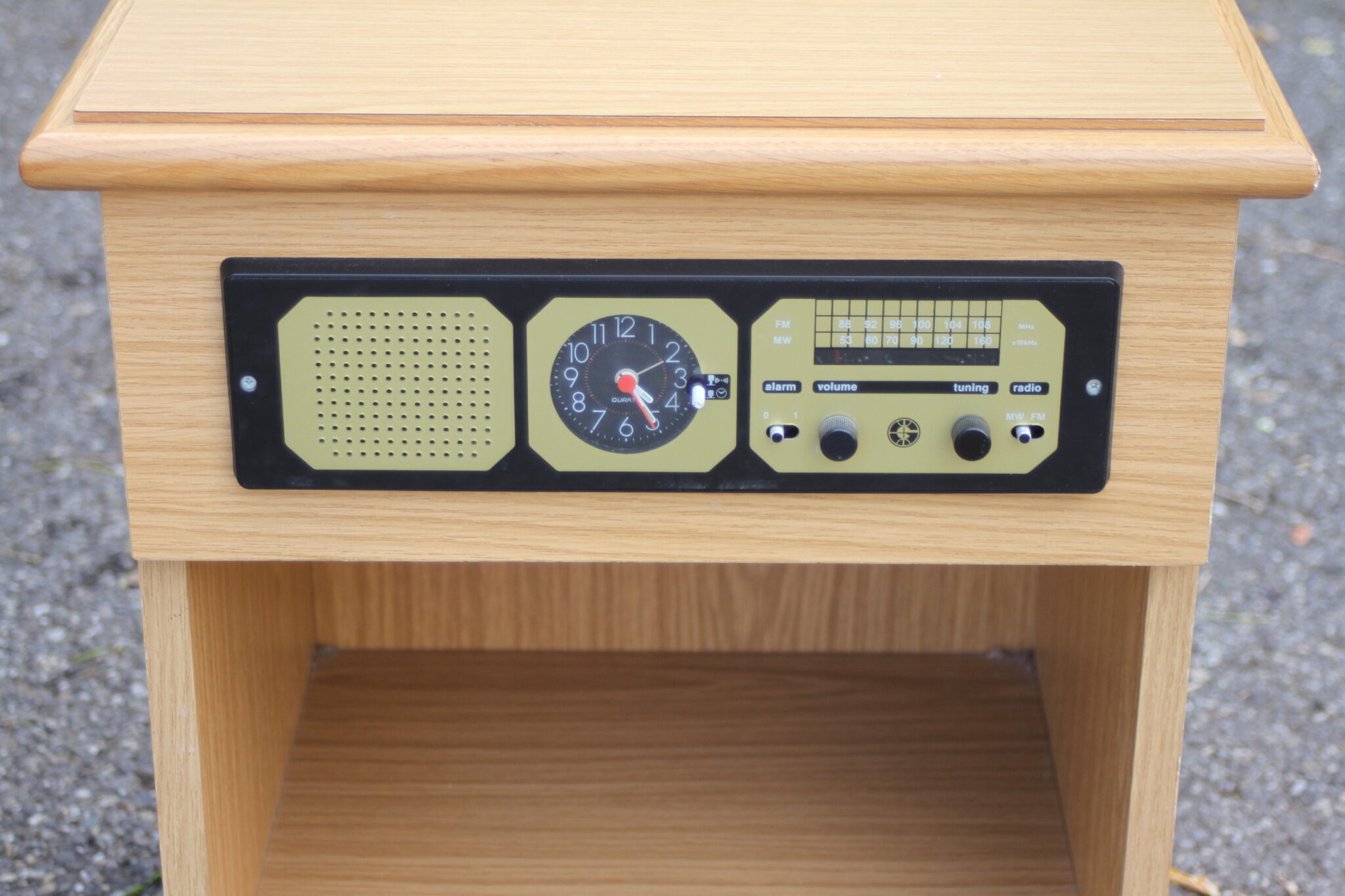 Table de chevet radio réveil – Image 3