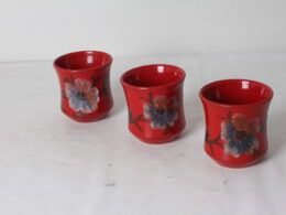 Tasses en céramique rouge