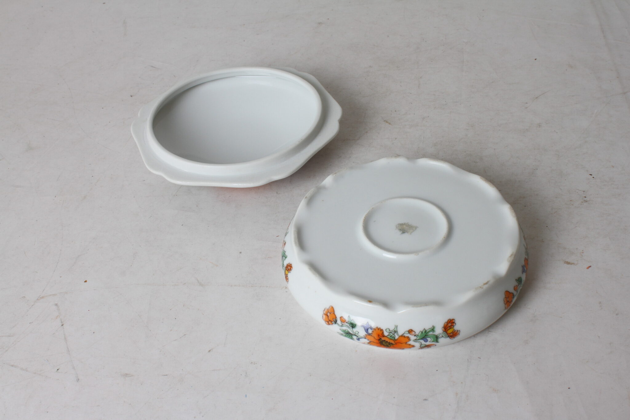 Bonbonnière vintage en porcelaine – Image 4