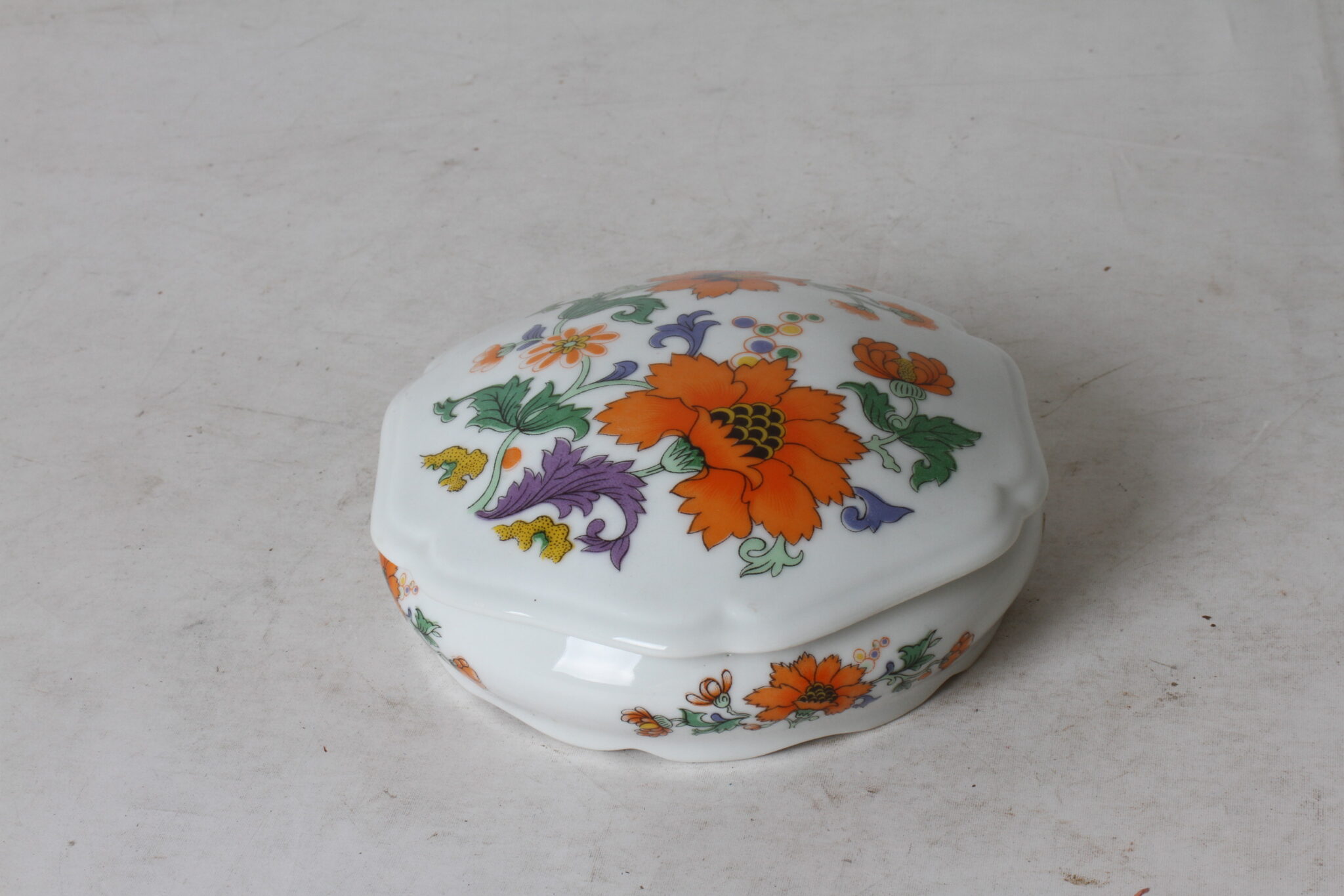 Bonbonnière vintage en porcelaine – Image 2