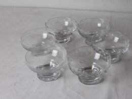 Coupes vintage en verre gravé