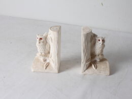 Paire de serre-livres sculptés
