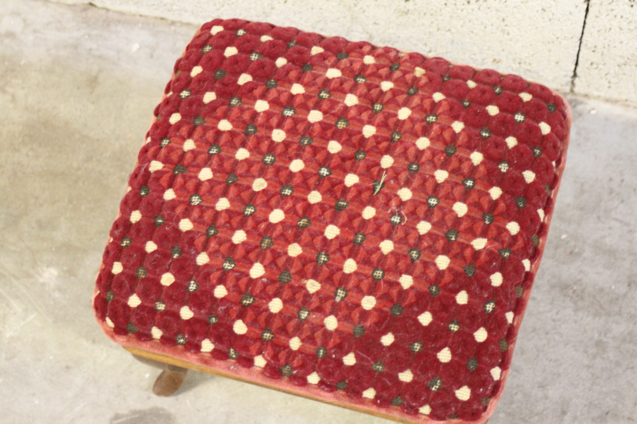 Petit tabouret repose-pieds – Image 4