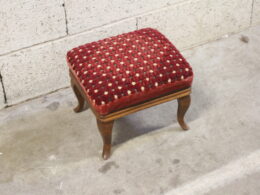 Petit tabouret repose-pieds