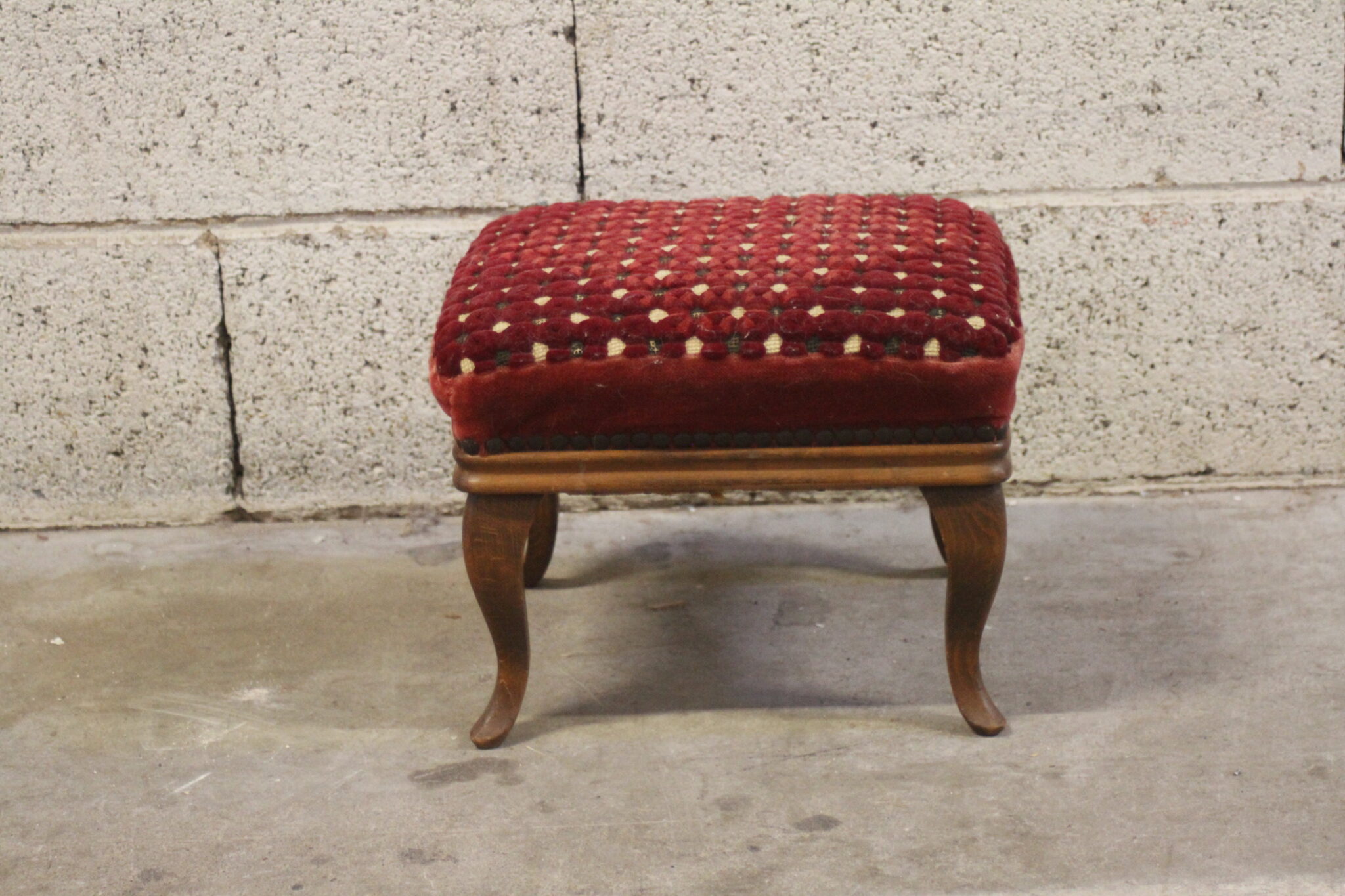 Petit tabouret repose-pieds – Image 3