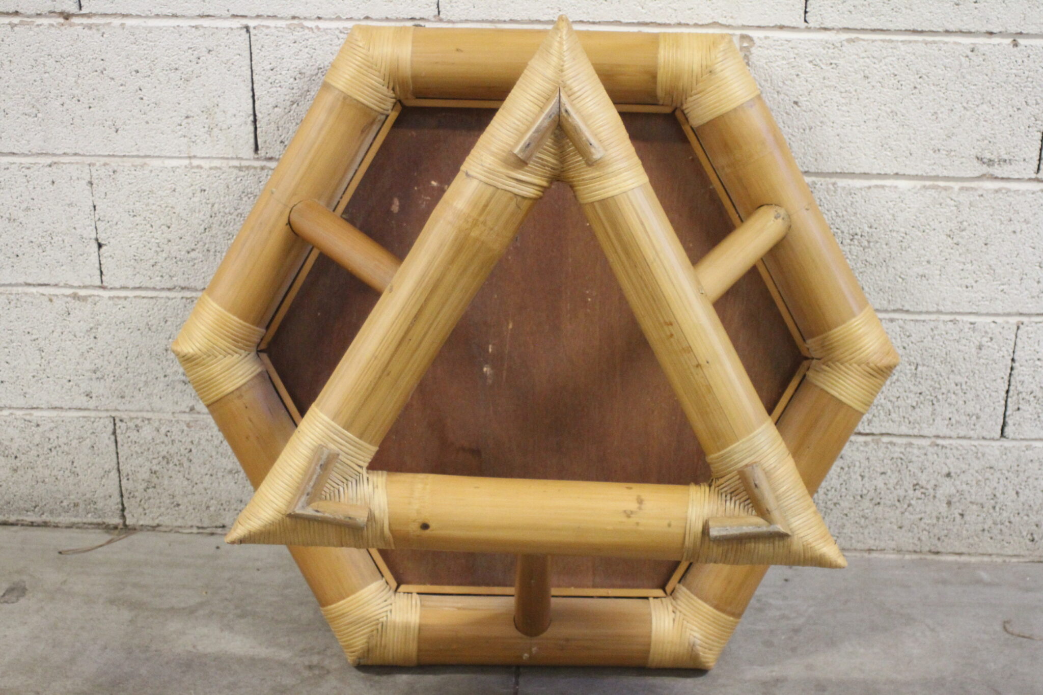 Table basse vintage en bambou – Image 4