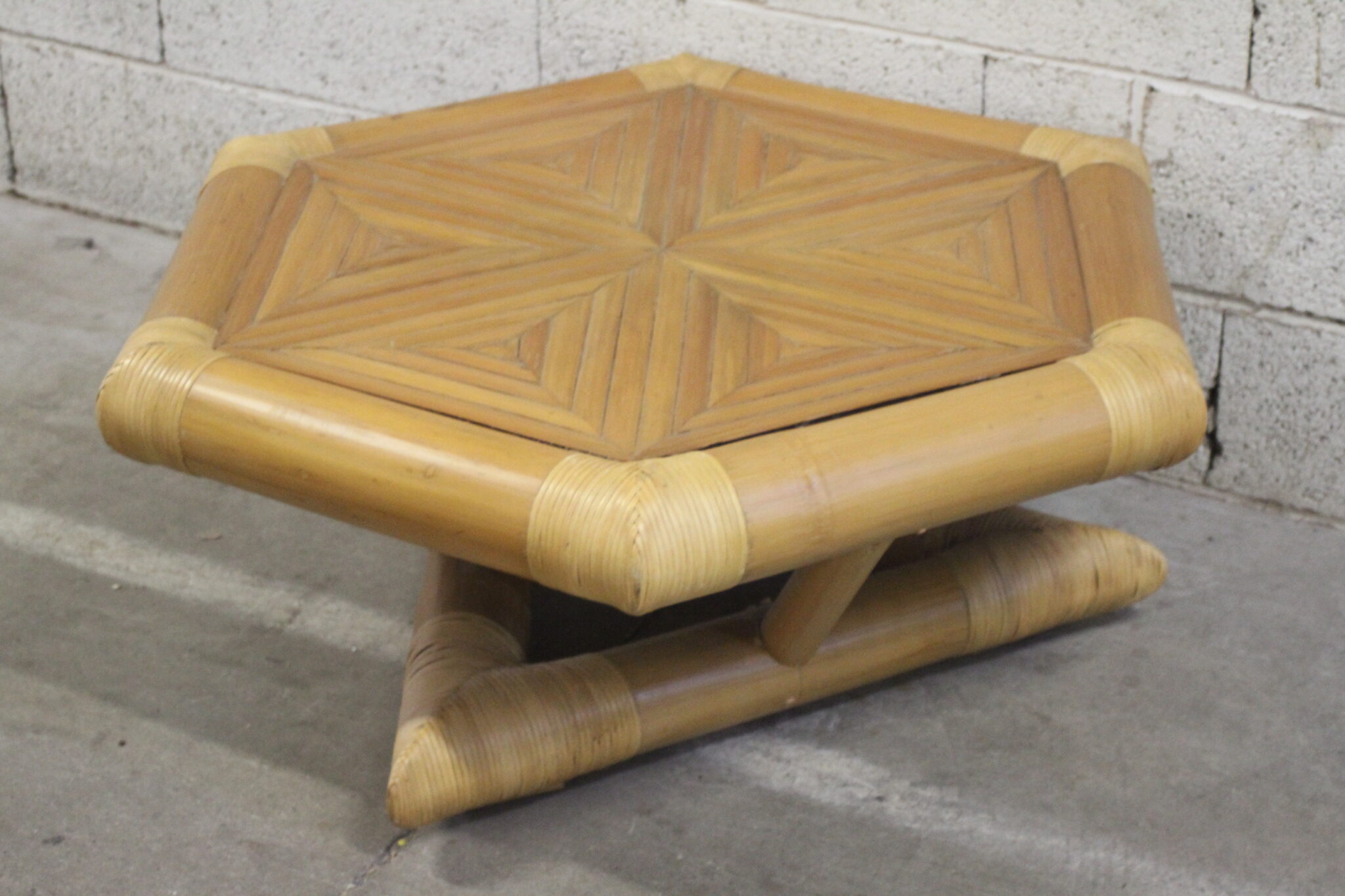 Table basse vintage en bambou