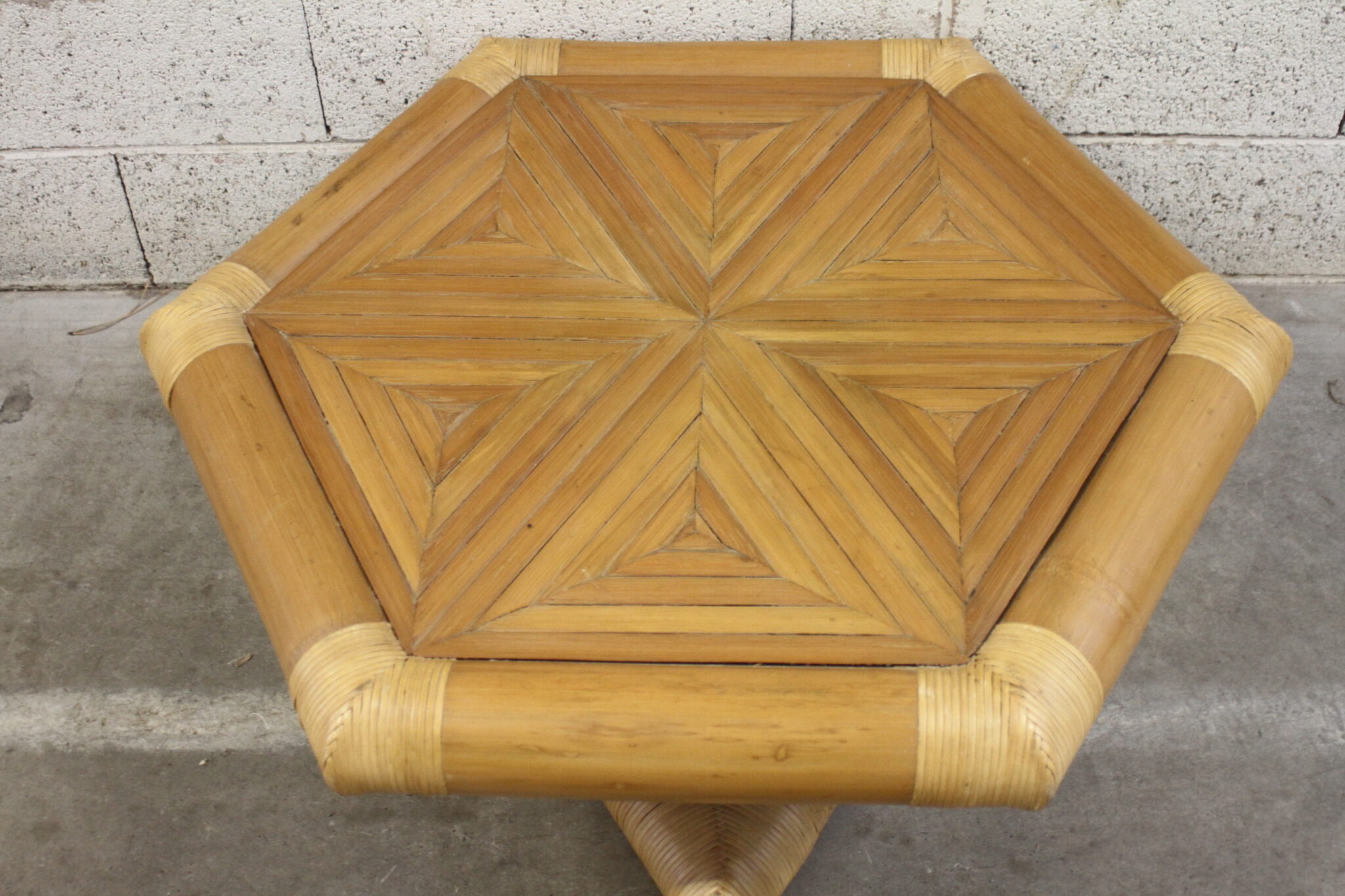 Table basse vintage en bambou – Image 3