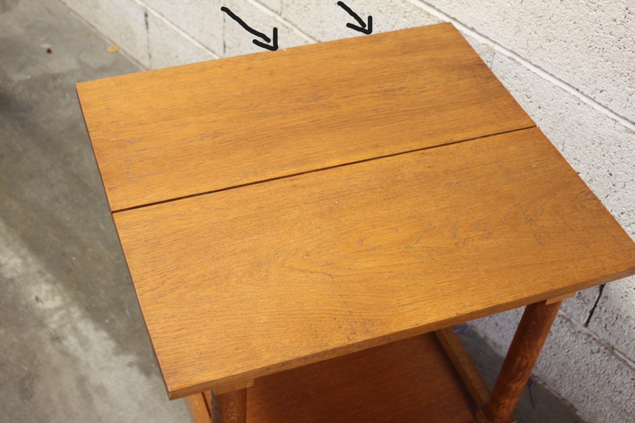 Table d'appoint en bois – Image 5