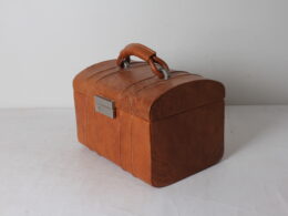 Vanity vintage en skaï brun