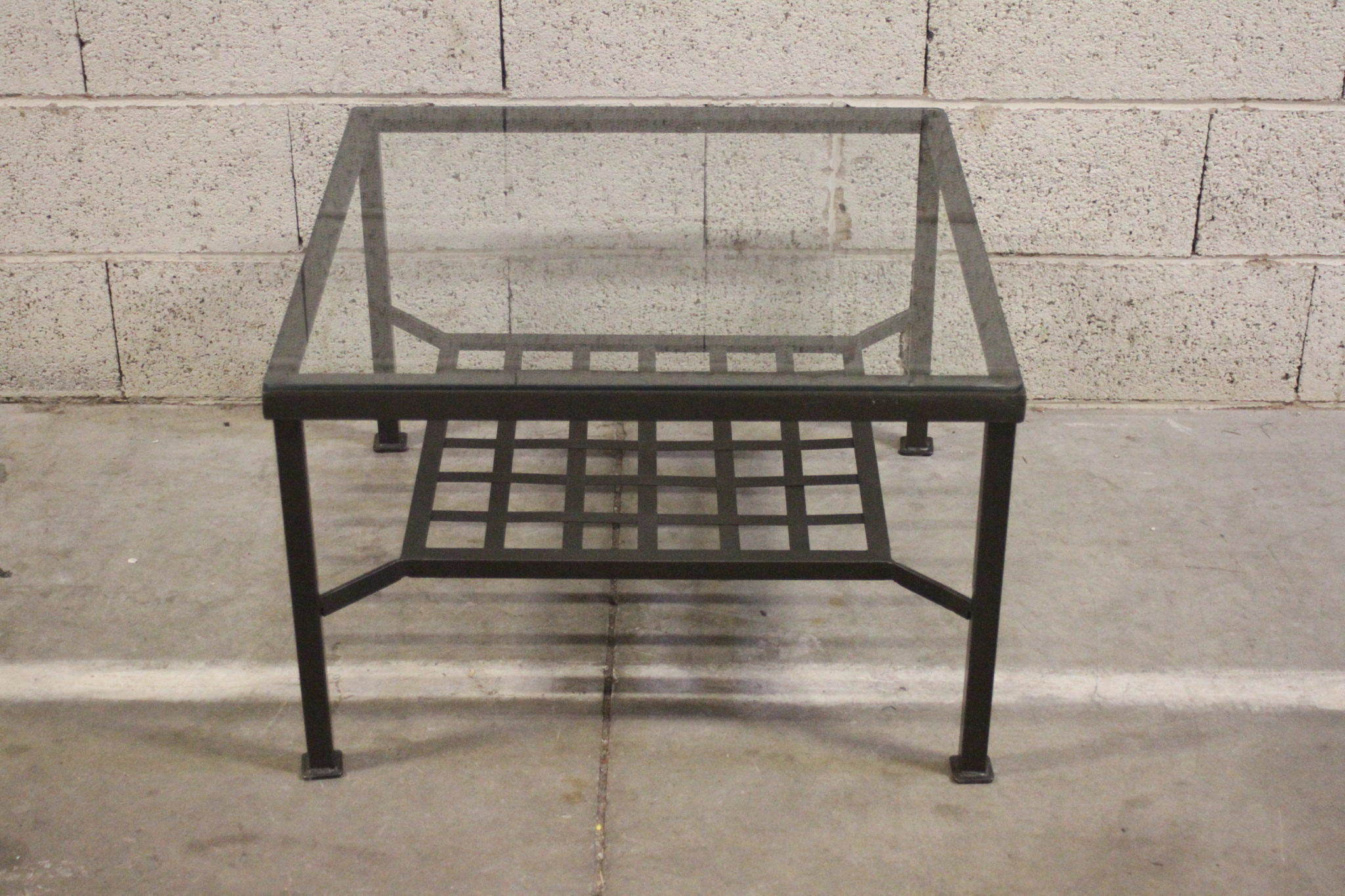 Table basse en fer Emmaüs Etikette